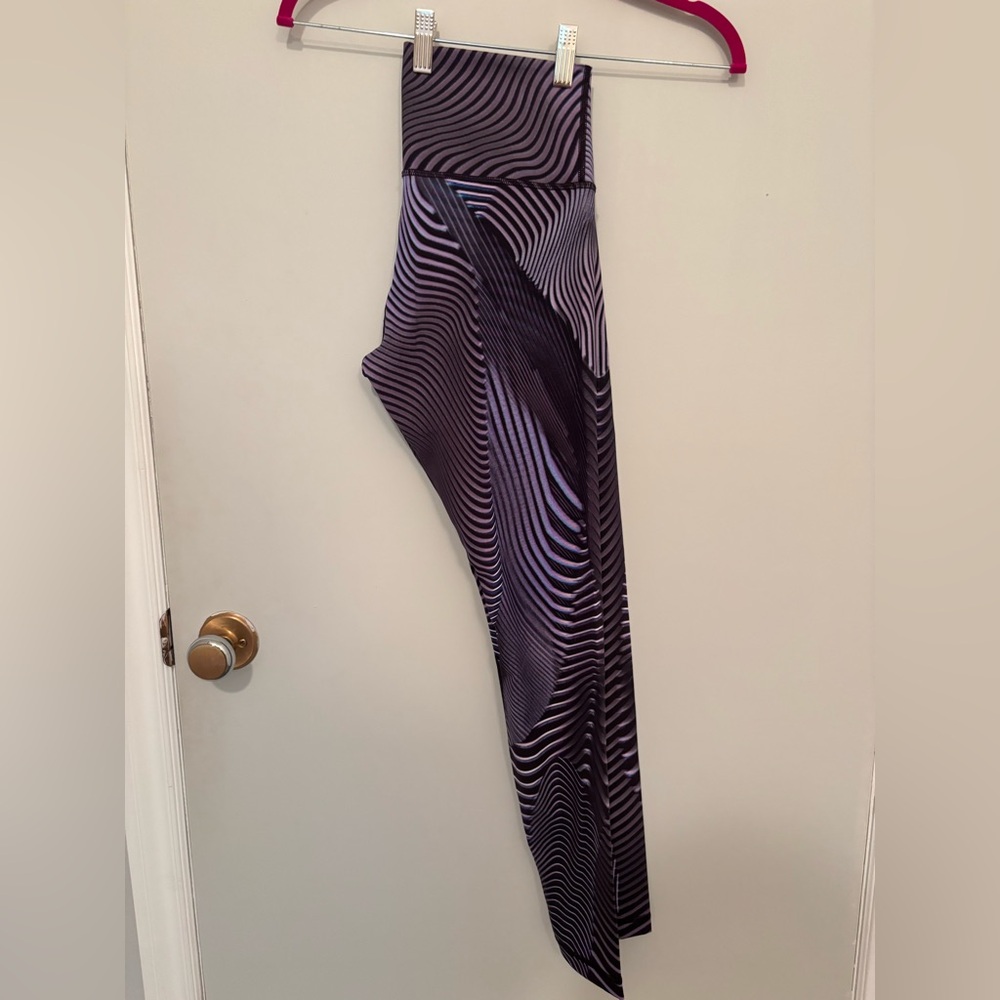 Lululemon Seawheeze 2020 Wunder Under High-Rise Tights in Fast Lane Purple Multi - Picture 10 of 10